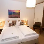 Pensión Athecada 3*