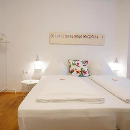 Athecada Fruehstueckspension