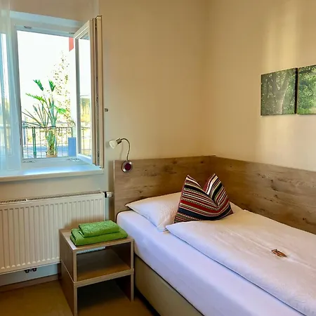 Athecada Fruehstueckspension