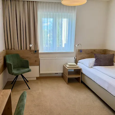 Athecada Fruehstueckspension Affittacamere 3*