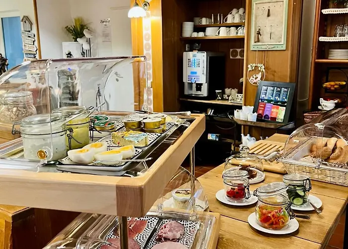 Athecada Fruehstueckspension