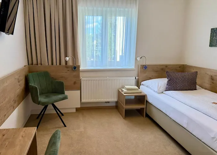 Athecada Fruehstueckspension 게스트하우스 3*